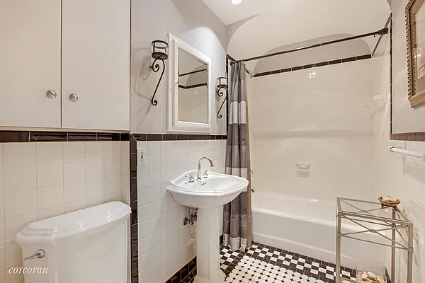 Rented by Corcoran | media 26