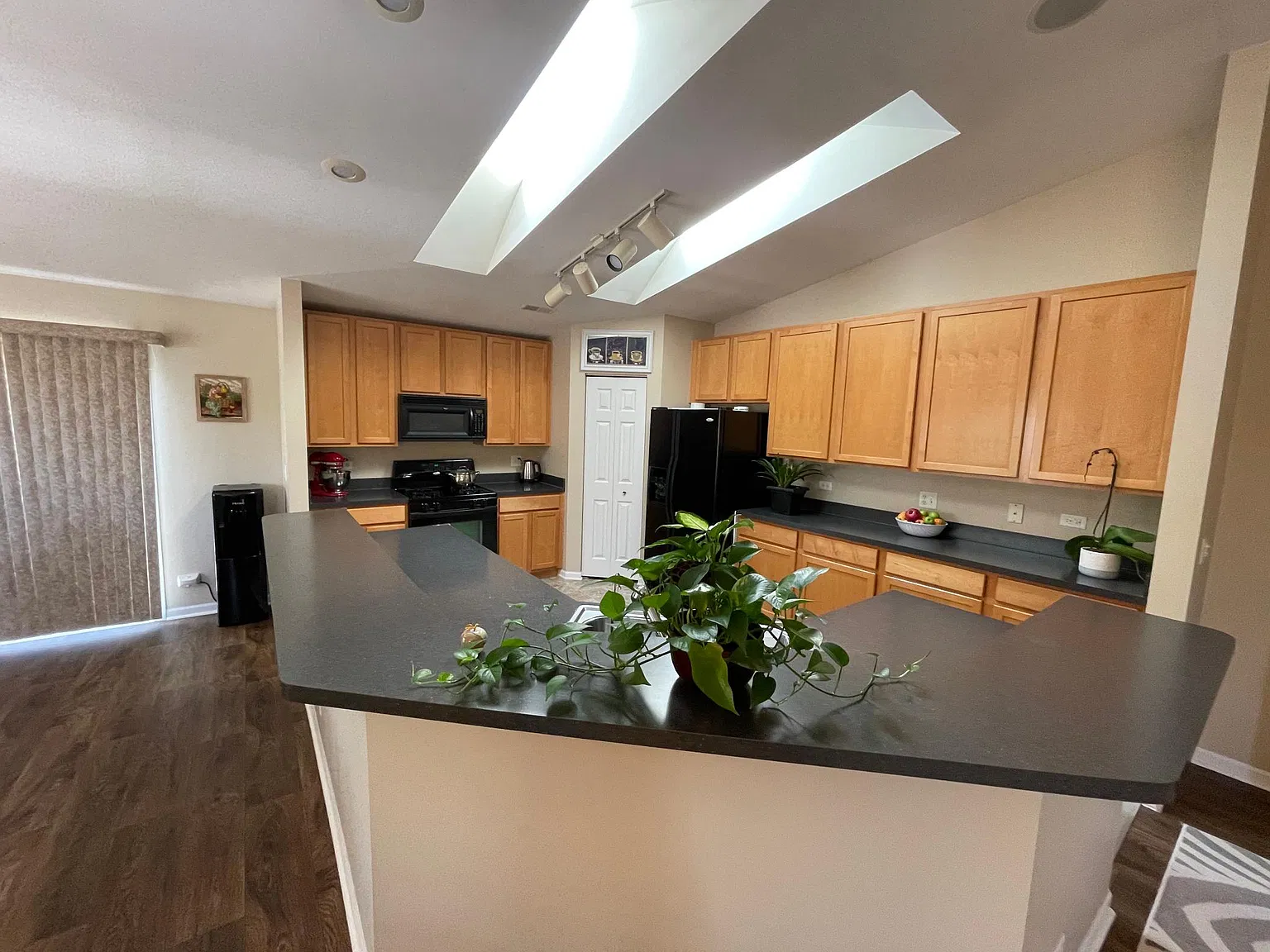 13 Christie Ct — Photo 2