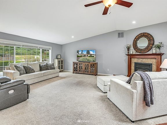4th image of 13025 75th Avenue Ct E