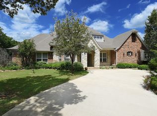 9510 Yellow Rose Ln, Pilot Point, TX 76258