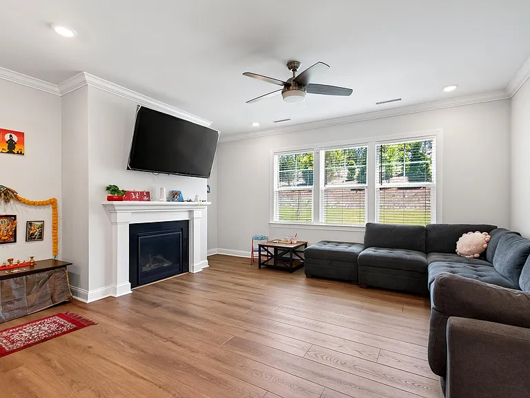 125 Fairport Ln — Photo 18