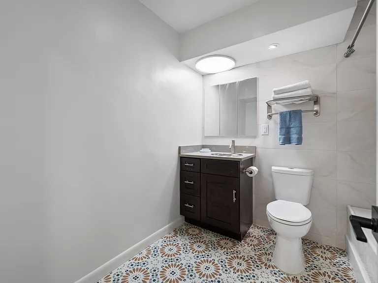 1764 Linwood Cir — Photo 13