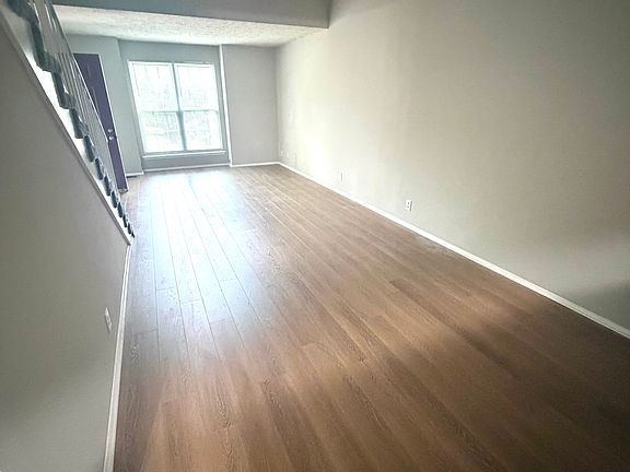 3rd image of 206 Rachels Ct