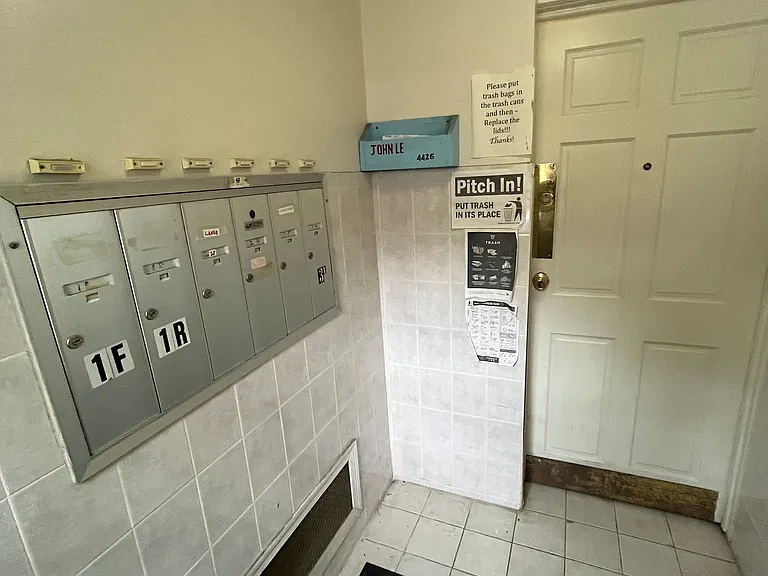 4426 Osage Ave #1R — Photo 2