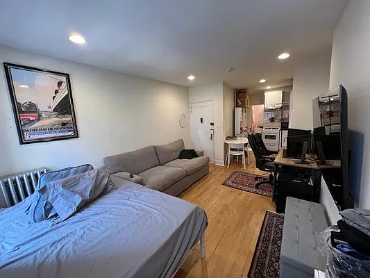 Rented by Oxford Property Group | media 7