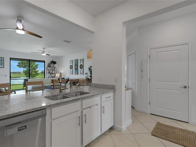 15227 Sunny Day Dr — Photo 9