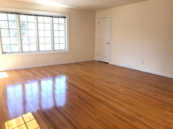4th image of 214 Truman Ave Unit 2