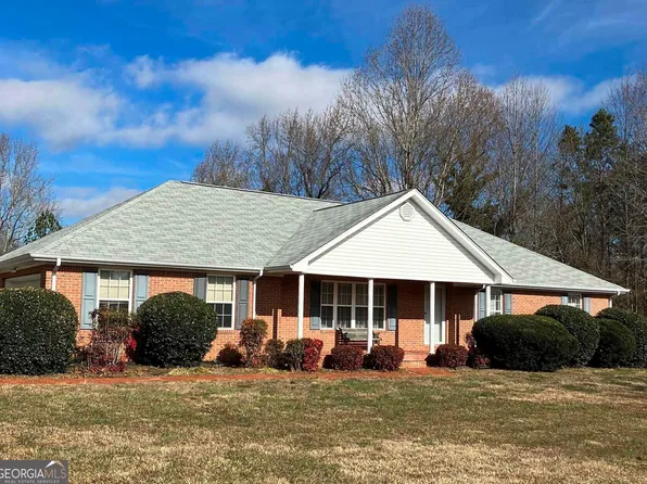 207 Featherwood Dr, Cornelia, GA 30531