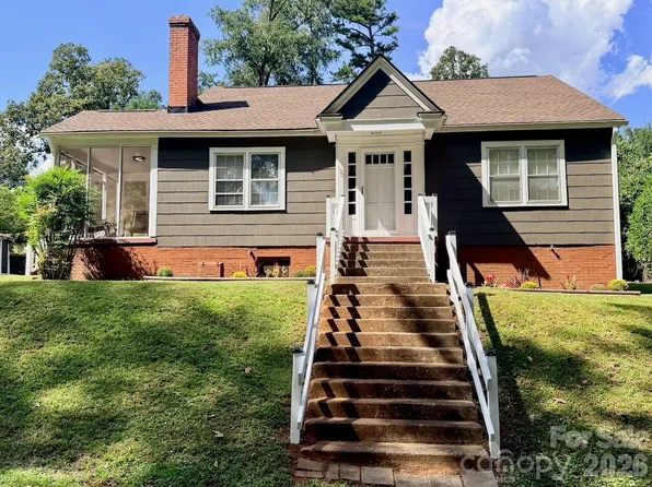 130 School Dr, Spartanburg, SC 29307