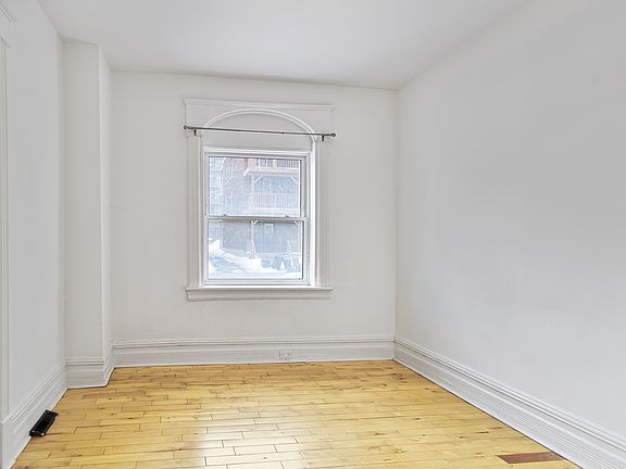 3rd image of 583 McLeod St Unit 1