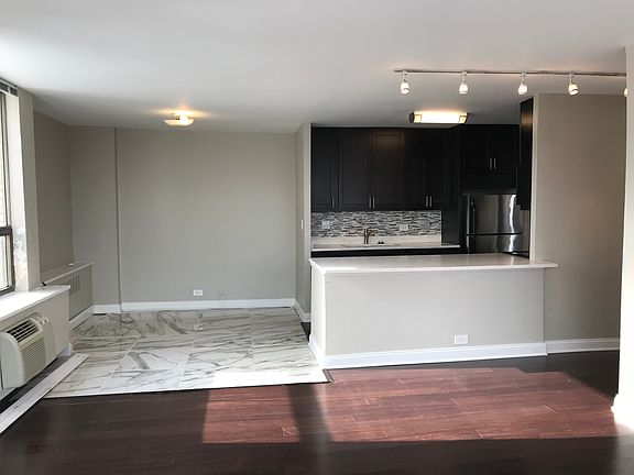4th image of 1460 Sandburg St #2401