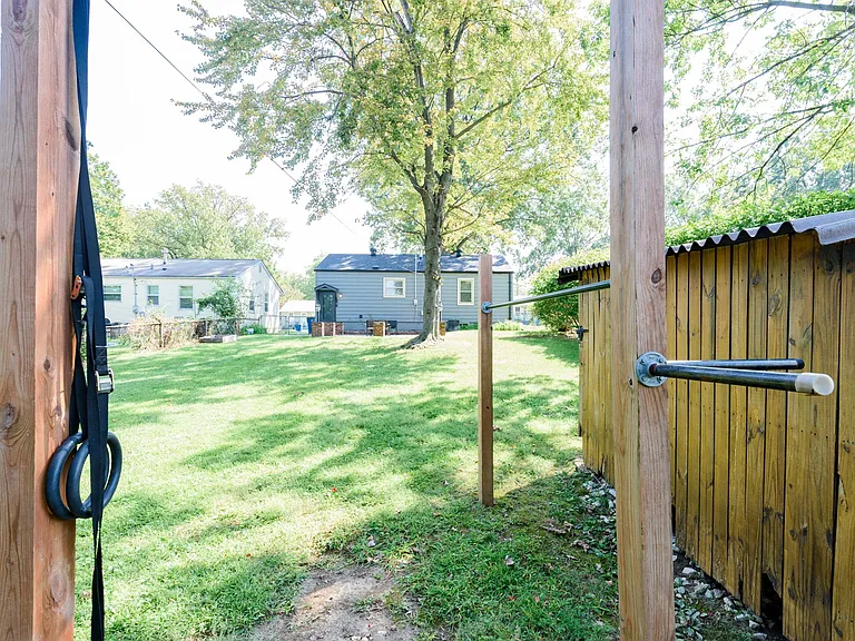 4423 Vance Ave — Photo 37