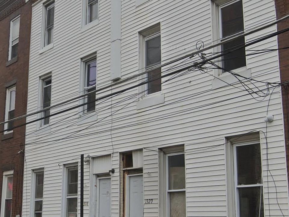 2nd image of 1318 W Cumberland St