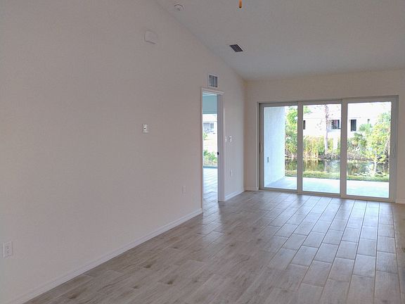 2nd image of 3728 NE 15th Ave