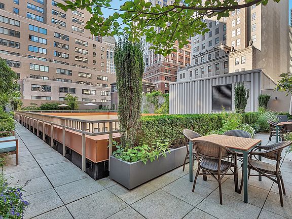 5th image of 55 Wall St APT 708