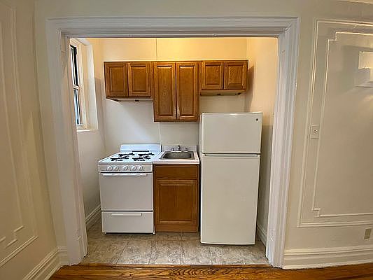 2nd image of 41-29 46th St #4O