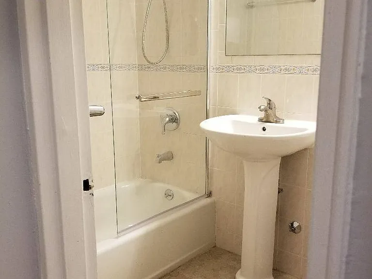 140-17 84th Dr #5F — Photo 4