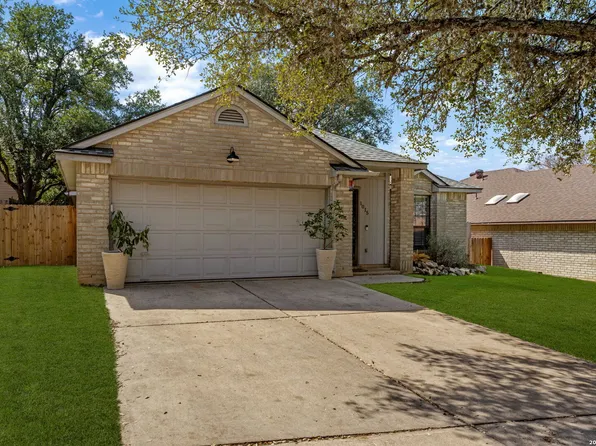 1015 Hedgestone, San Antonio, TX 78258