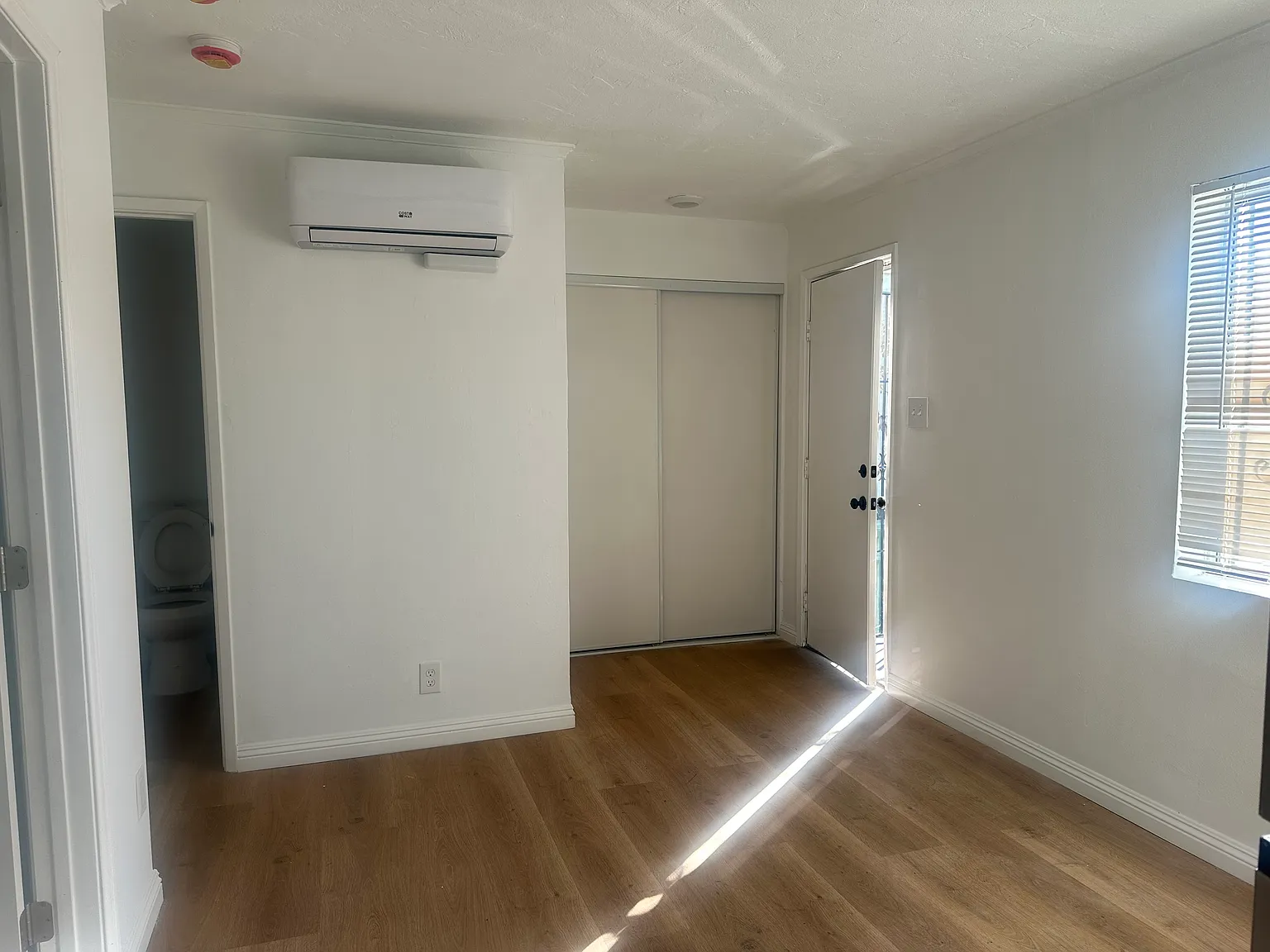 1 bed, 650 sqft, $1,800 — Photo 2