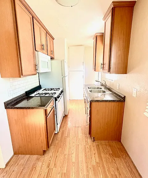 2055 N Morena Blvd — Photo 7