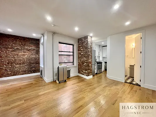 Rented by Hagstrom Management Inc | media 14