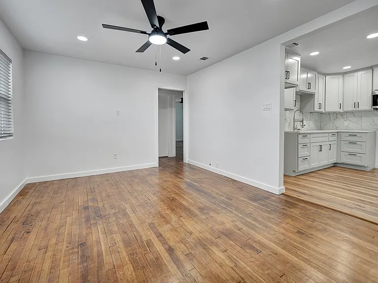 3712 Amelia Dr — Photo 5