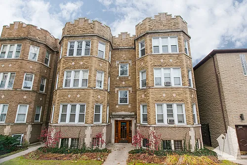 7440 N Claremont Ave #3 Photo 1
