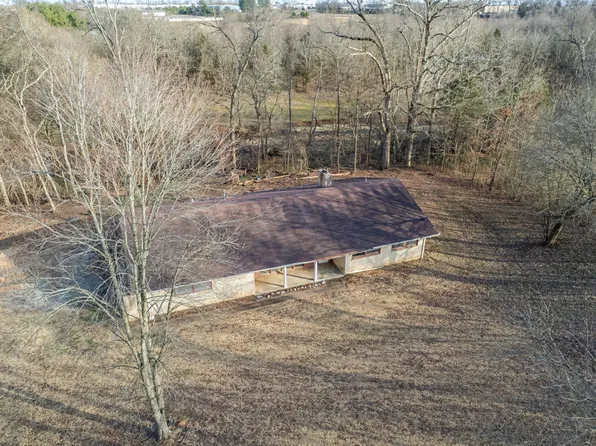 301 Sanford Ln, Lawrenceburg, TN 38464