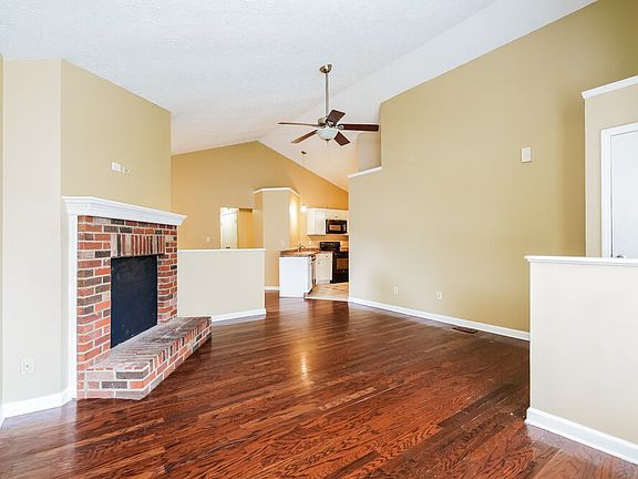 3rd image of 5761 Pilgrim Dr