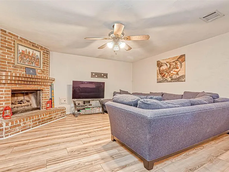 3623 Black Crickett Ct — Photo 27
