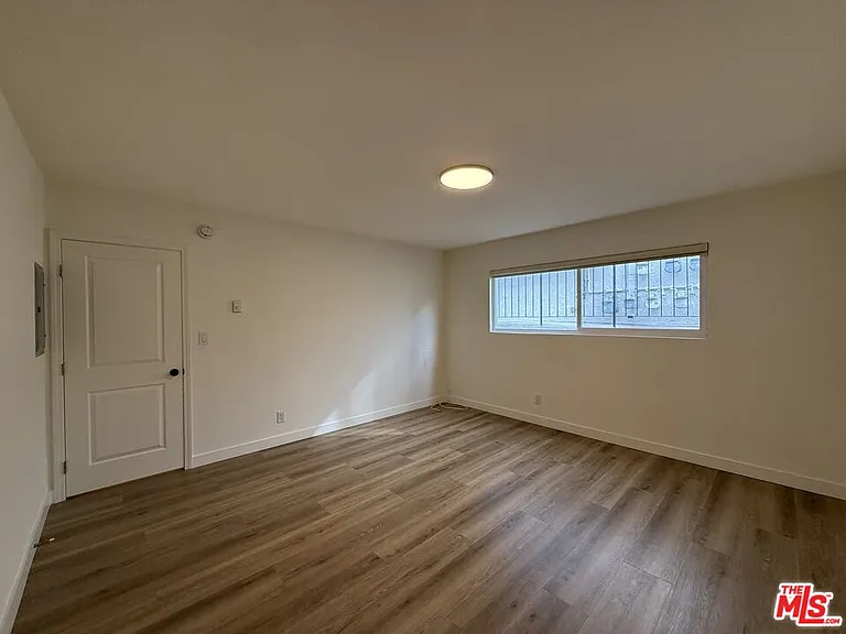 314 S Clark Dr #2 — Photo 38