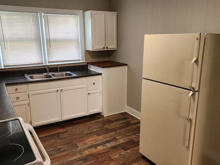 743 Rosedale Ave — Photo 10