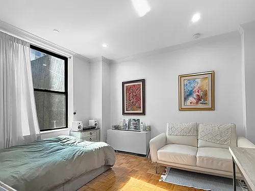 304 W 92nd St #5Y Photo 1