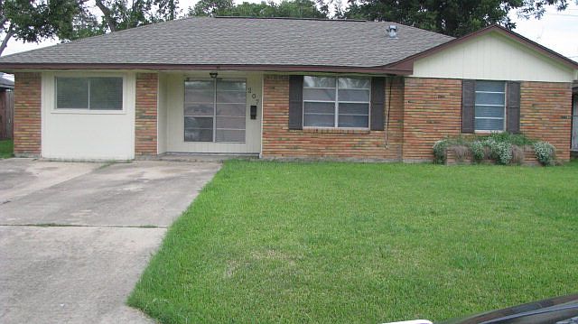 1st image of 207 Mimosa St