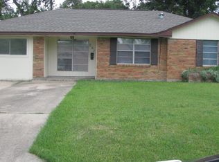 207 Mimosa St, Lake Jackson, TX 77566