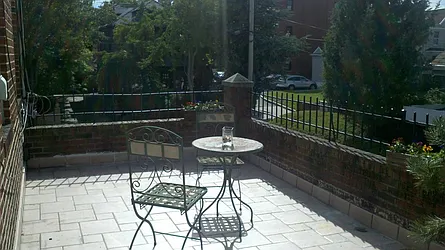 Rented by Laura A Noto LREB