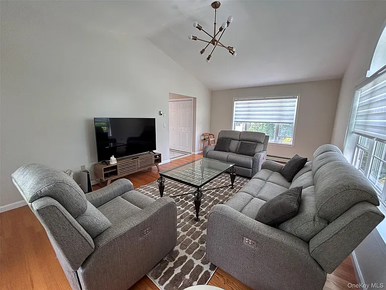 86 Somerset Dr — Photo 12