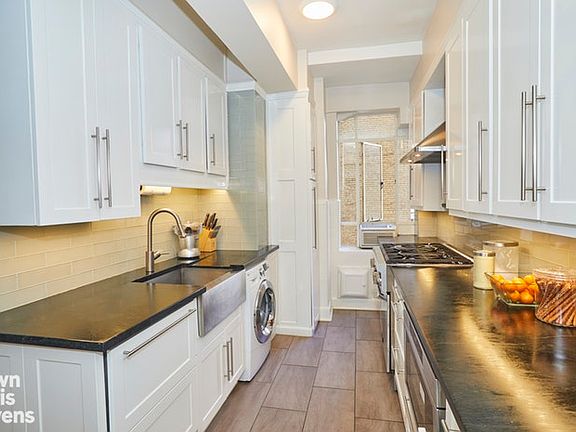 3rd image of 25 Central Park W APT 12M