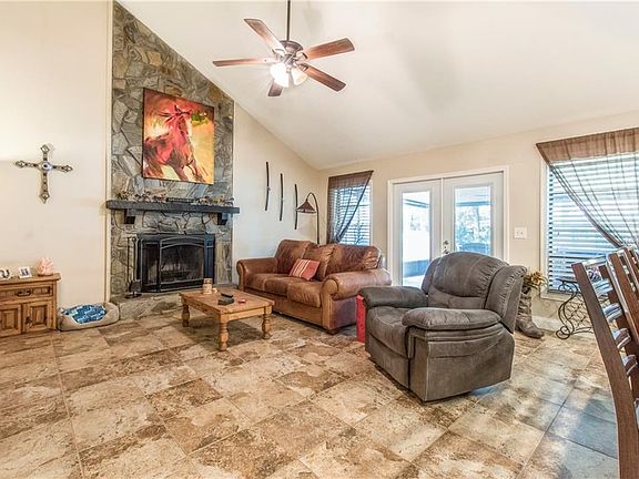 3rd image of 7242 Woodbrook Dr