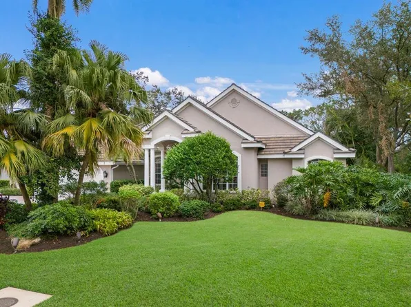 8223 Regents Ct, University Park, FL 34201