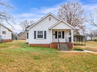 103 Long St, Madison, NC 27027