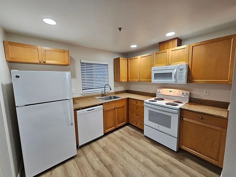 Deco Apartments — Photo 1
