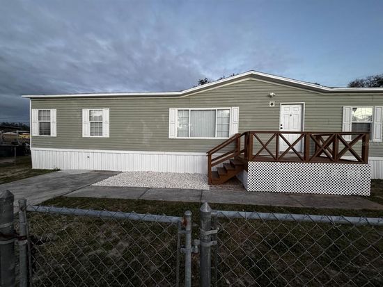 2451 Stanton St, Auburndale, FL 33823
