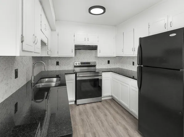 9018 Mahogany Row SE #B, Huntsville, AL 35802