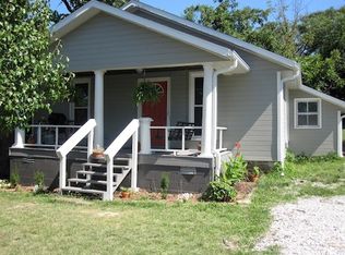 204 E Baxter Ln, Fayetteville, AR 72701