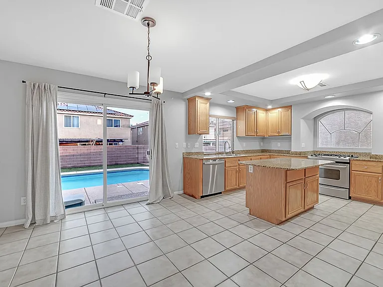 6574 Musette Ave — Photo 9