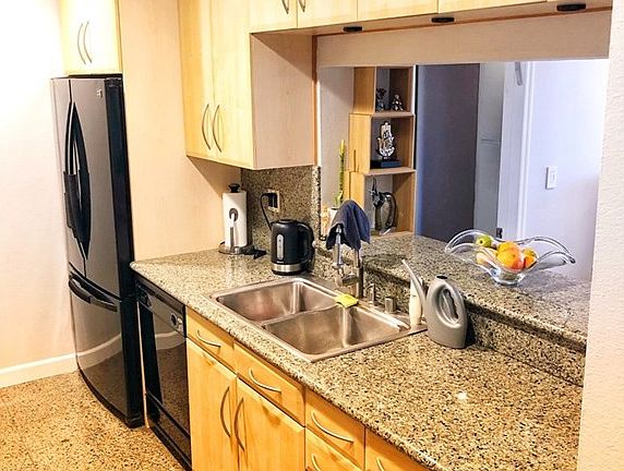 5th image of 5334 Lindley Ave Unit 336