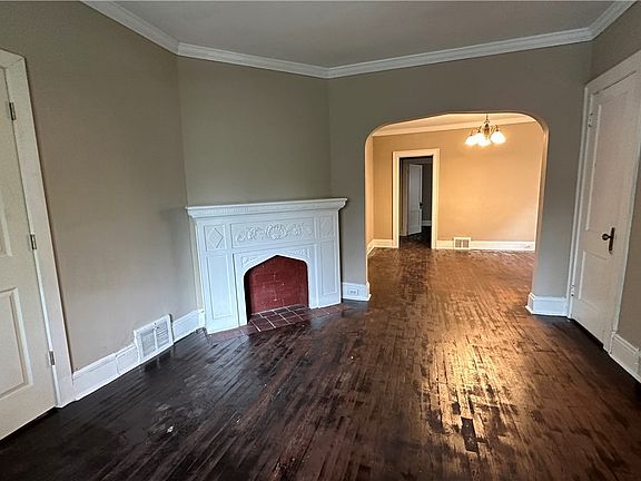 4th image of 1067 E 171st St
