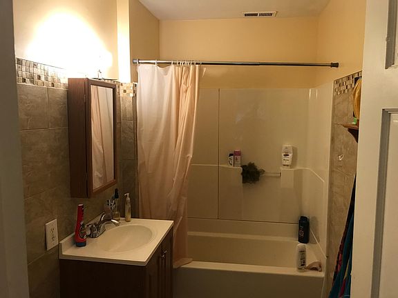 4th image of 353 W Park Ave
