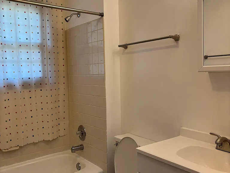 160 N Cedar St #2B — Photo 7